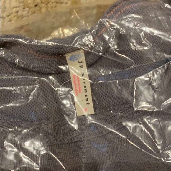 Free people Energy Love Light Gray stitched tee - Picture 4 of 5